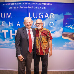 Lançamento do Livro “Um lugar chamado Thoera”