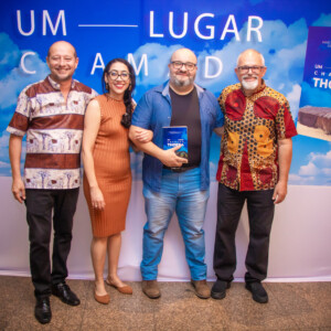 Lançamento do Livro “Um lugar chamado Thoera”